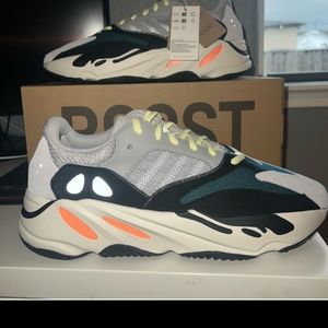 YEZZY WAVE RUNNERS 700